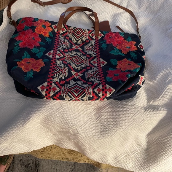 Johnny Was Handbags - Johnny Was Weekender
Embroidered bag